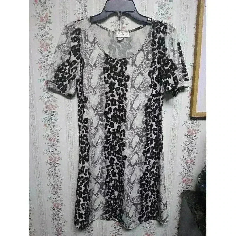 The ZigZag Stripe Knee Length Dress Cheetah & Snake Print Size S Short Sleeve